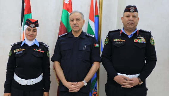 تكريم ملازم اثنت مواطنا عن الانتحار