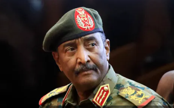 خلال توقيع الاتفاق الإطاري.. البرهان يردد: العسكر للثكنات