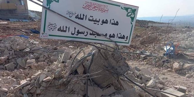 قوات الاحتلال تهدم مسجداً في بلدة دورا جنوب غرب الخليل