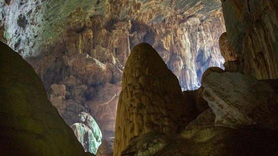 5 أردنيين يبيعون مغارة أثرية لإيطالي بـ23 مليار دينار