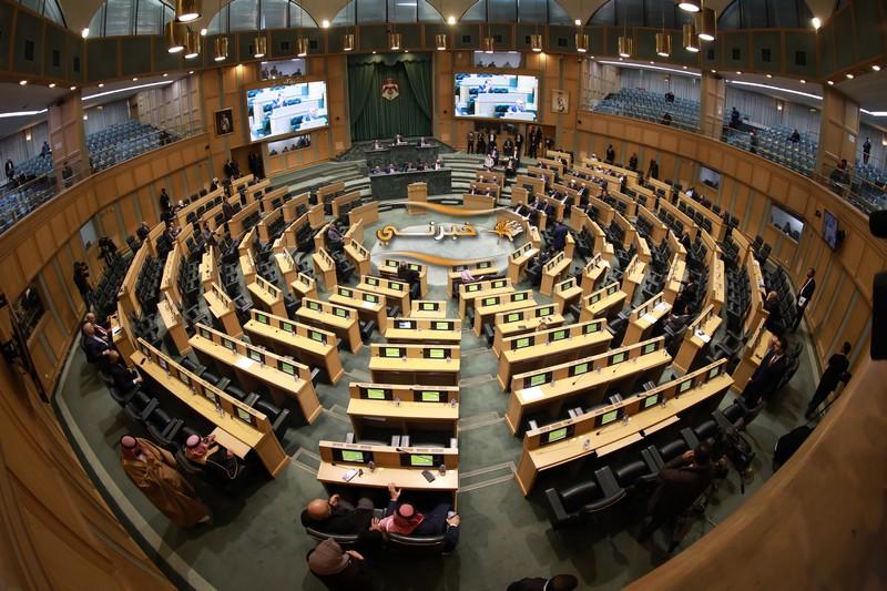 العياصرة بعد انفعال النواب بوجه الحكومة: النائب مضغوط