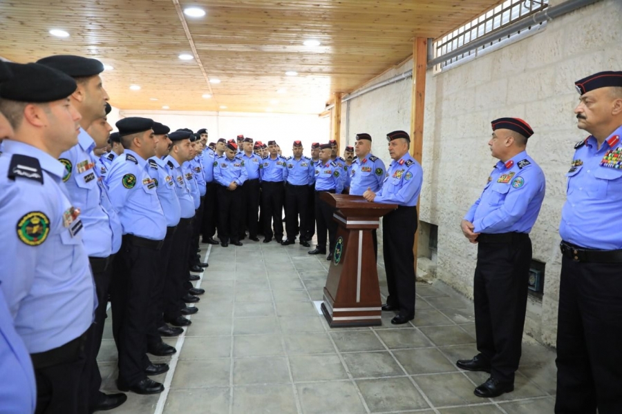 مدير الأمن العام يزور الإدارة الملكية لحماية البيئة والسياحة