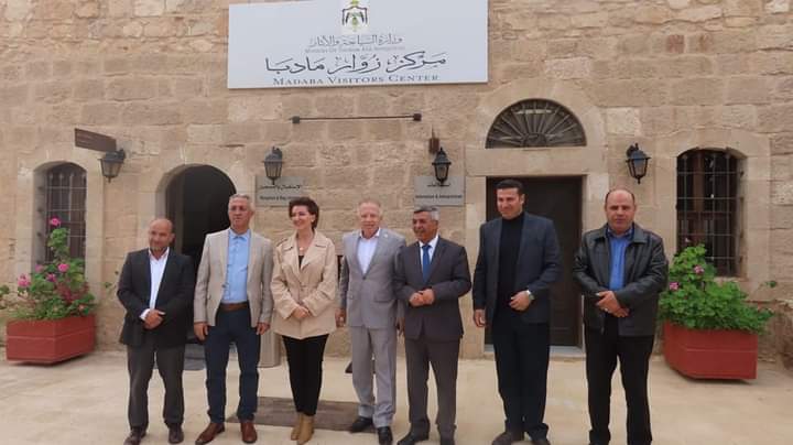 الرواجيح يستقبل رئيسة جمهورية كوسوفو السابقة عاطفية يحياغا .