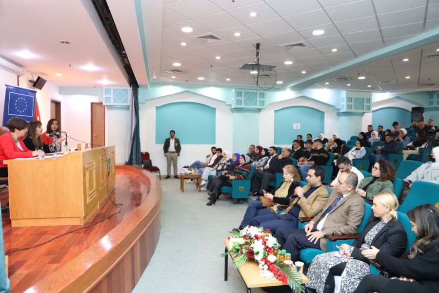 جلسة حوارية تفاعلية في البلقاء التطبيقية  بمناسبة الحملة الدولية 16 يوم  لمناهضة العنف ضد المرأة...صور