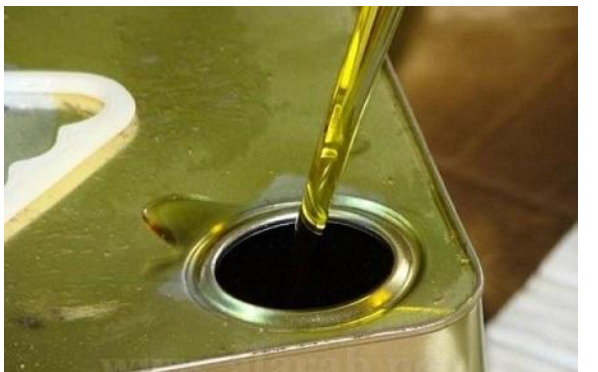 الأردن يسمح بإدخال زيت الزيتون من فلسطين