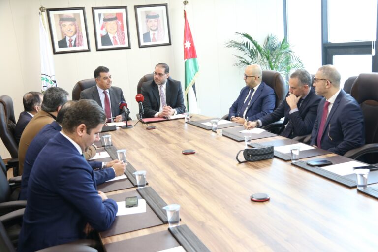 اتفاقية مع 20 مزارعاً لإنتاج زراعات علفية على سيل الزرقاء