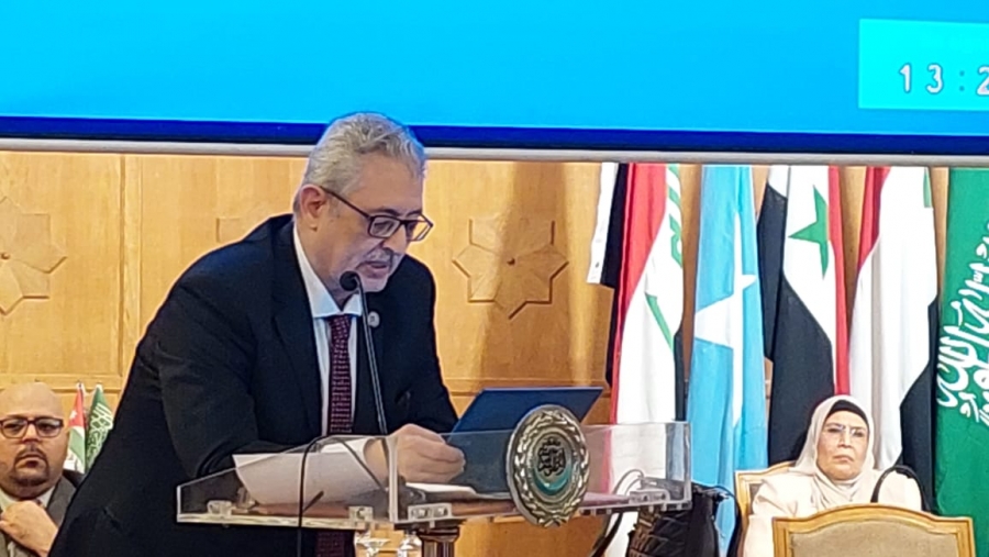 الدكتور أشرف عبد العزيز يعلن عن أول دبلومة مهنية عربية