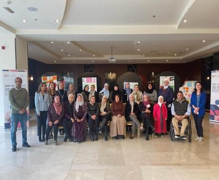 النساء العربيات تعقد ورشة تدريبية حول العمل الجماعي