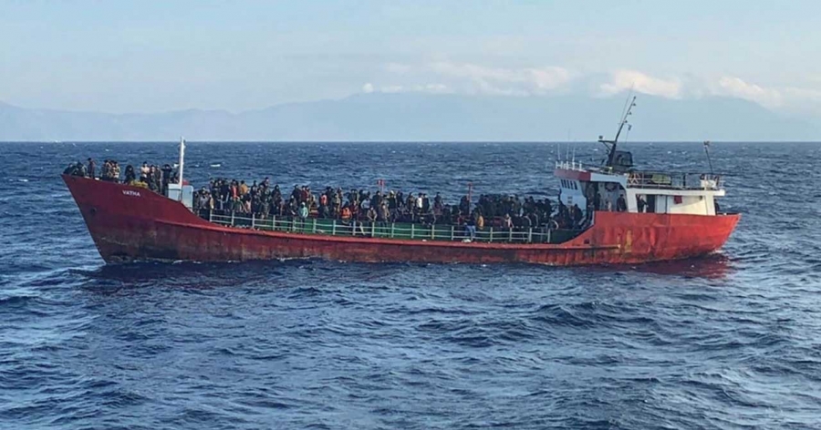 السماح لسفينة ألمانية تحمل 261مهاجراً بالرسو في ميناء إيطالي