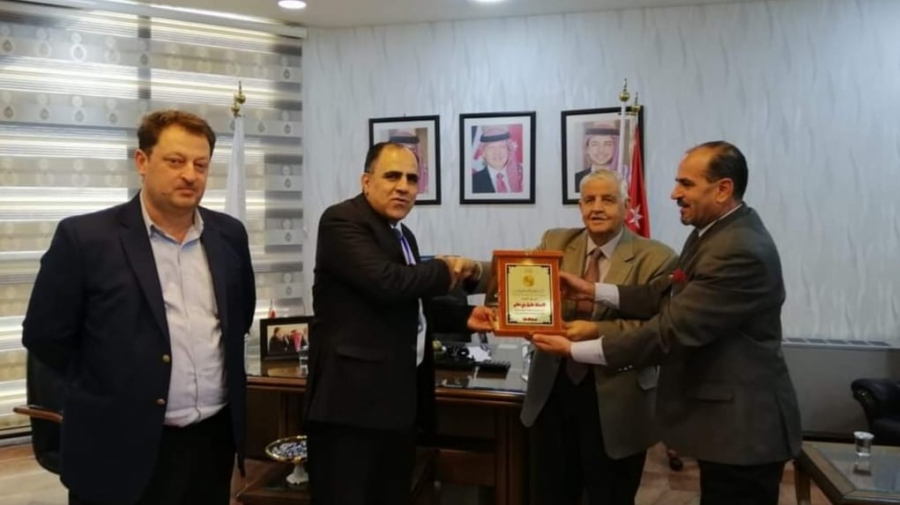 جمعية المرصد الوطني لحقوق الانسان تكرم  رئيس لجنة ادارة غرفة تجارة اربد