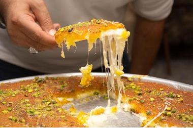 فوز المغرب وانتخابات غرف التجارة ترفع الطلب على الحلويات في عمان 20