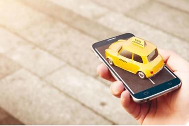 الحكومة: حجب الخدمة عن تطبيقات النقل غير المرخصة