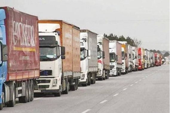 غرف الصناعة تعقد اجتماعا طارئا لبحث تداعيات اضراب الشاحنات غدا الاثنين