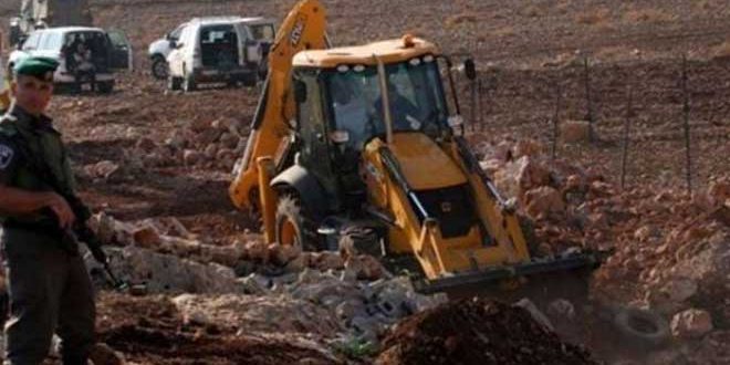 مستوطنون يجرفون أراضي للفلسطينيين بالأغوار الشمالية وجنوب الخليل