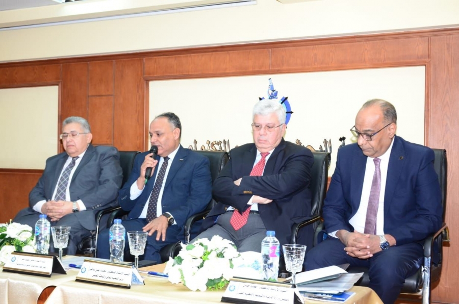 أكاديمية البحث العلمي والتكنولوجيا تناقش الخطوط العريضة لاستراتيجية الإسراع في التعليم للطلاب المتفوقين والموهوبين