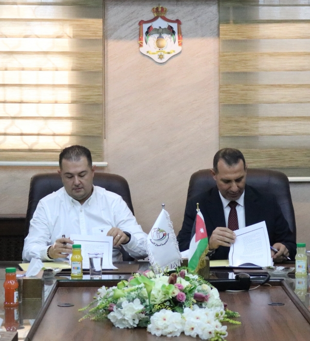 مذكرة تفاهم بين تنمية أموال الأوقاف ومخازن المختار