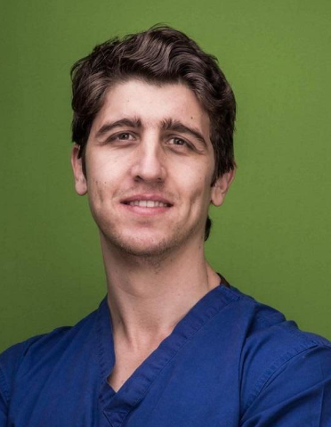 طبيب أردني يحذر من المضادات الحيوية دون داع