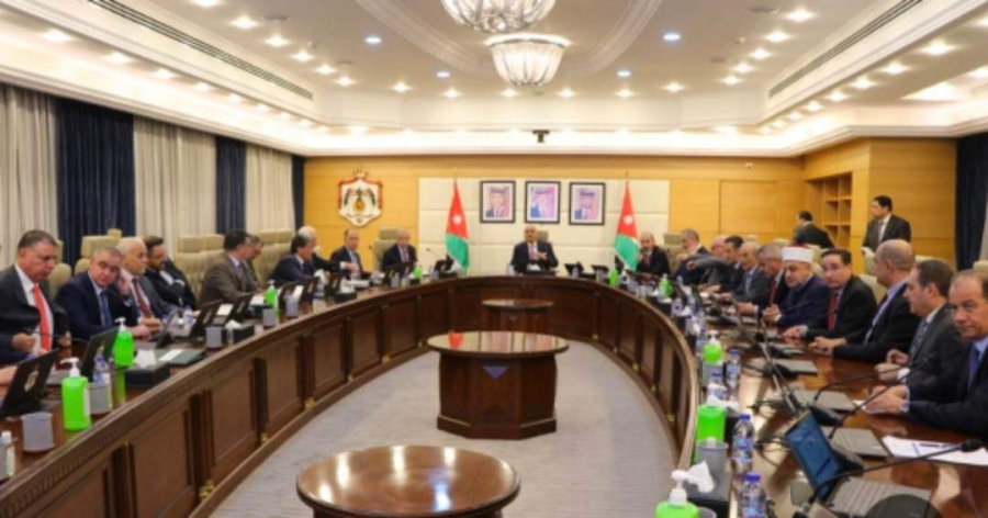 الفريق الوزاري : هناك صعوبة لتوفير الدعم المالي لملف المشتقات النفطية