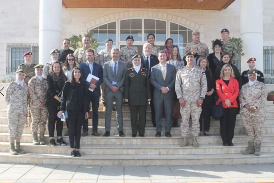 وفد من هيئة الأمم المتحدة للمرأة يزور مركز تدريب المرأة العسكرية...صور 