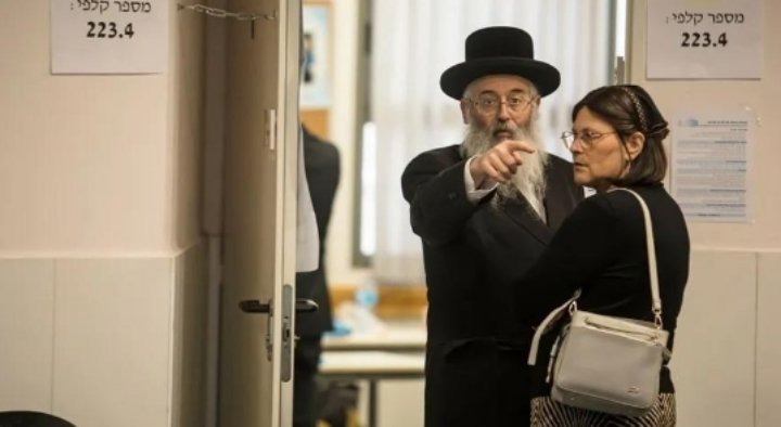 متدينون يهود يطالبون نتنياهو بقطع الكهرباء يوم السبت