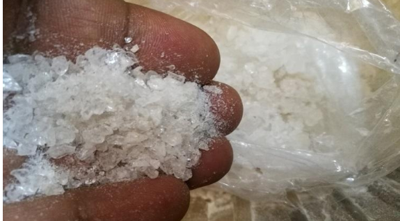 إحباط تهريب 2.5 كغم من مادة الكريستال المخدر