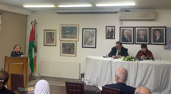 توقيع كتاب توفيق النمري مطرب الأردن الأصيل للباحث عماري