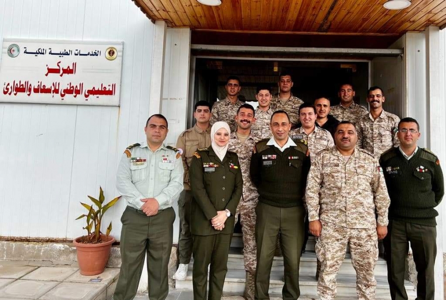 المركز التعليمي الوطني للإسعاف والطوارئ يختتم دورة إسعاف الإصابات في موقع الحدث...صور