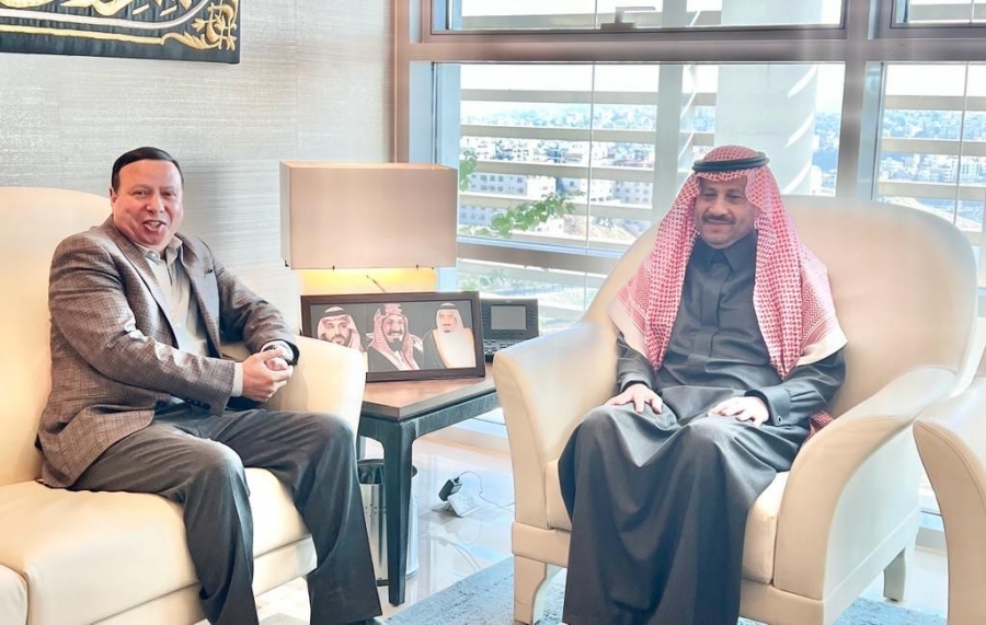 السديري يلتقي النائب الأسبق حابس الفايز