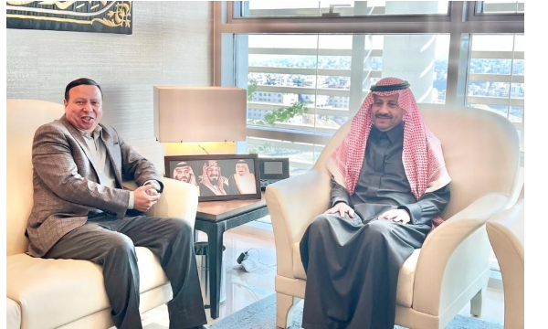 السفير السعودي يلتقي النائب السابق حابس الفايز