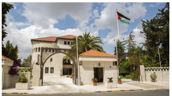 احالات إلى التقاعد وإنهاء خدمات لموظفين حكوميين  أسماء