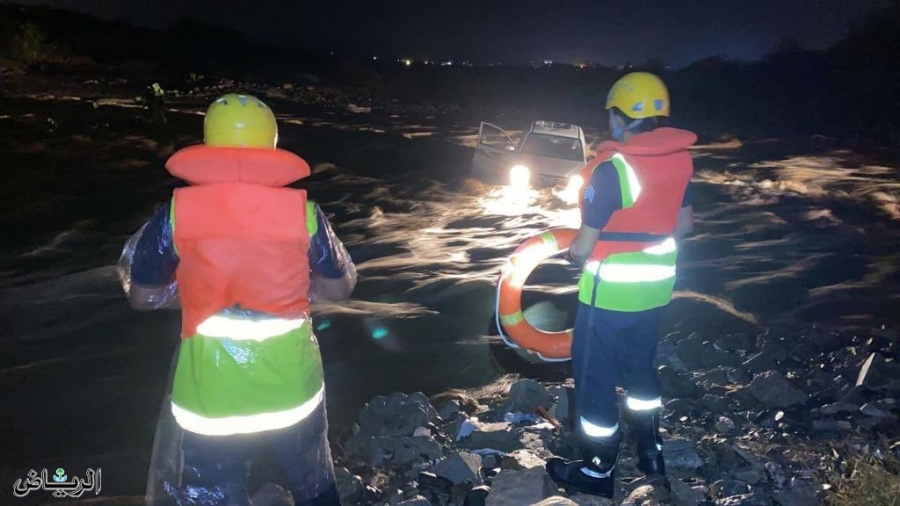 السعودية....وفاة شخص إثر احتجازه في سيل وادي جرية بالمجاردة