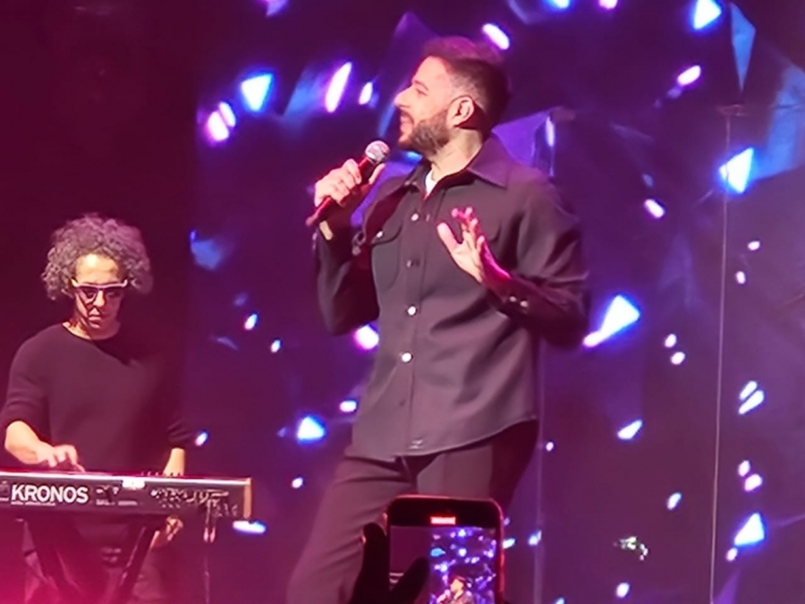 بمناسبة افتتاح مهرجان دبى للتسوق حماقى وأحمد سعد يشعلون اجؤاء دبى فى حفل  كامل العدد