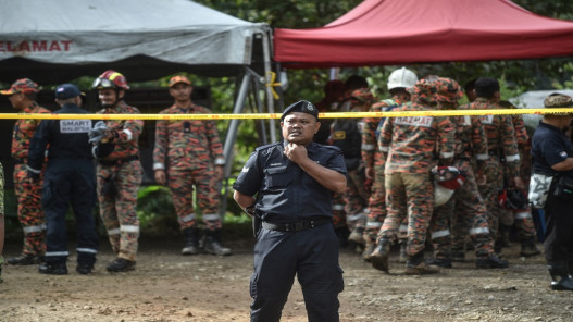 ارتفاع عدد قتلى انهيار أرضي في ماليزيا إلى 23