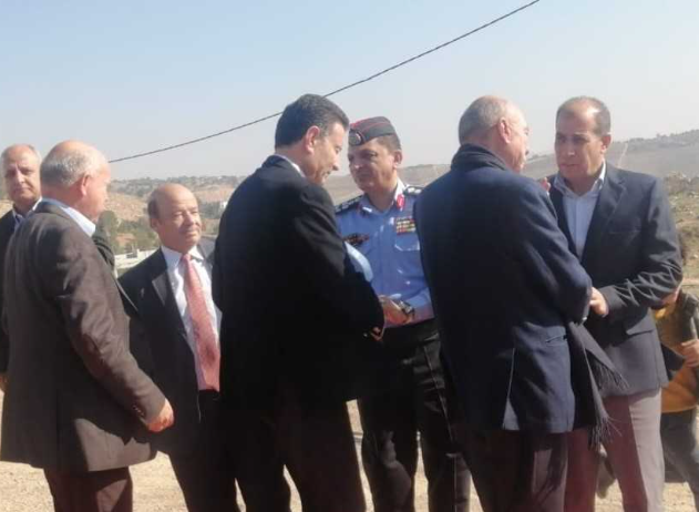 الفايز والصفدي يقدمان واجب العزاء بالشهيد الدلابيح