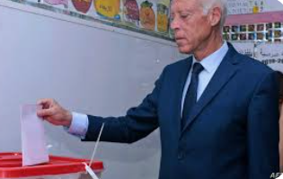 سعيّد: انتخابات تونس التشريعية فرصة تاريخية