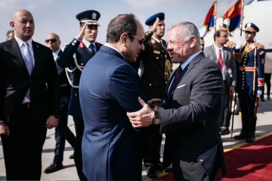 السيسي يهاتف الملك