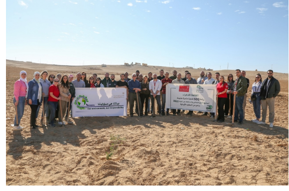 الملكية الأردنية تعزز التزامها بالاستدامة البيئية بزراعة 500 شجرة في الجيزة