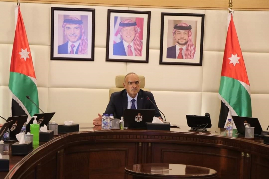 رئيس الوزراء : نشعر بمعاناة مواطنينا