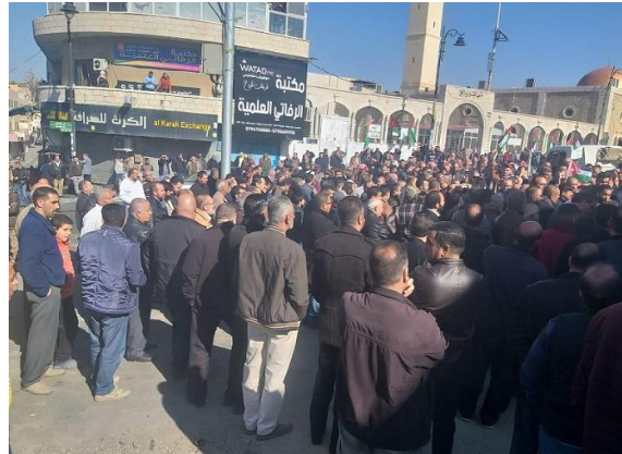 وقفة تضامنية مع شهداء الوطن بالكرك