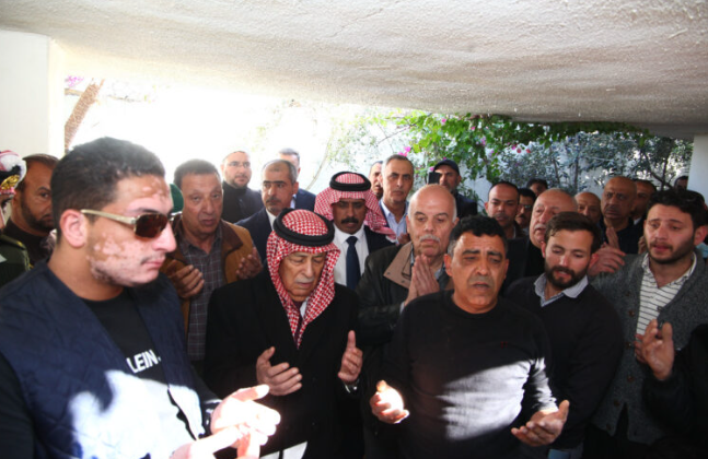 مندوبا عن الملك.. العيسوي يشارك في تشييع جثمان ليث شبيلات