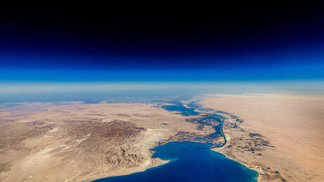 كم بلغت إيرادات قناة السويس المصرية عام 2022؟