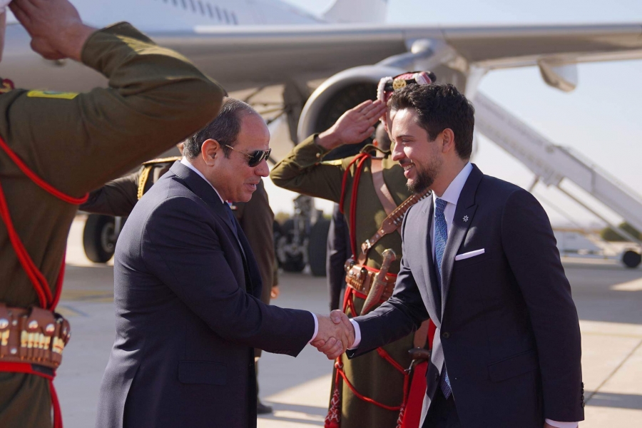 Crown Prince receives Egypt president upon arrival in Jordan