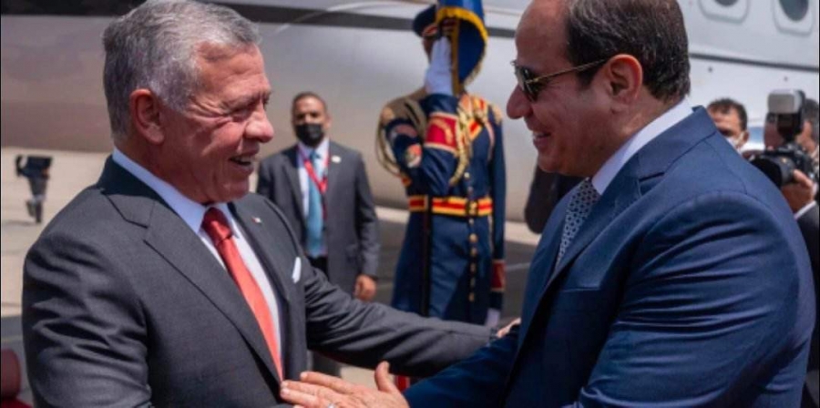 تفاصيل لقاء الملك والسيسي على هامش مؤتمر بغداد