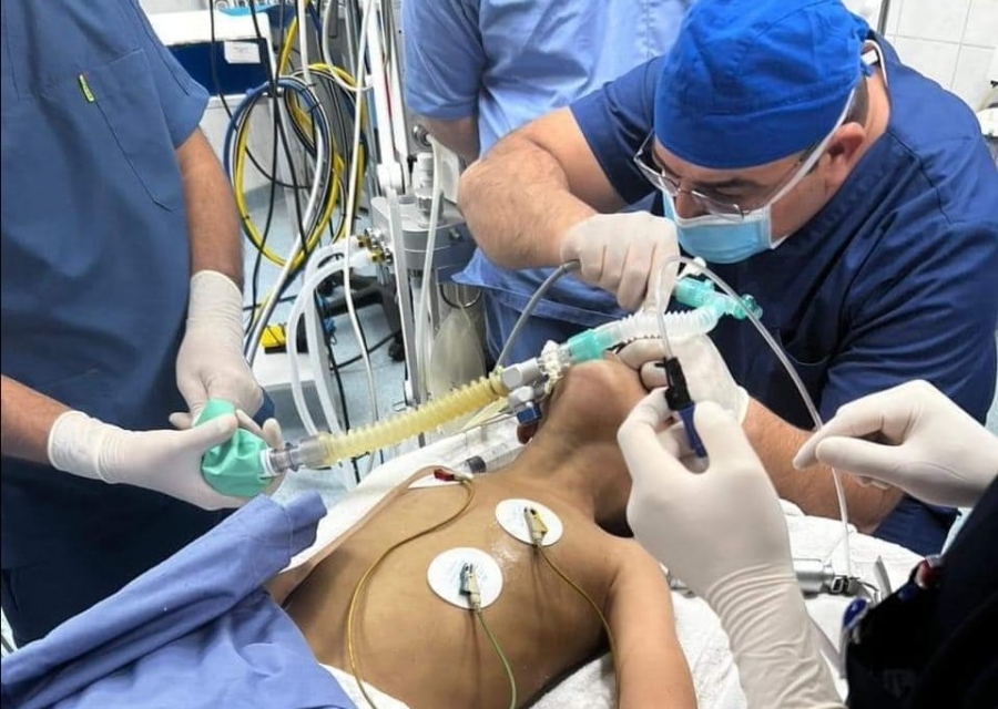 إنقاذ حياة طفل انقطع تنفسه بعد ابتلاعه لجسم غريب في مستشفى الأمير راشد بن الحسن العسكري ..