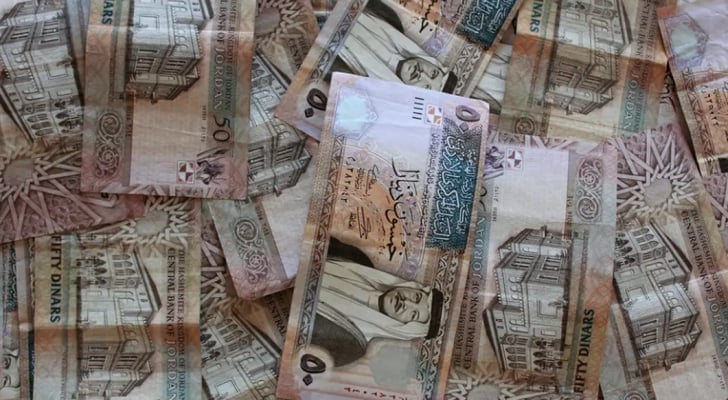 خبير اقتصادي: الحكومات ترحل مواجهة المشاكل في عجز الموازنة