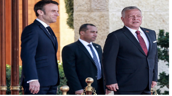 الملك يستقبل ماكرون في قصر الحسينية