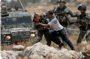 الاحتلال يعتقل 15 فلسطينيا بالضفة واندلاع اشتباكات في جنين