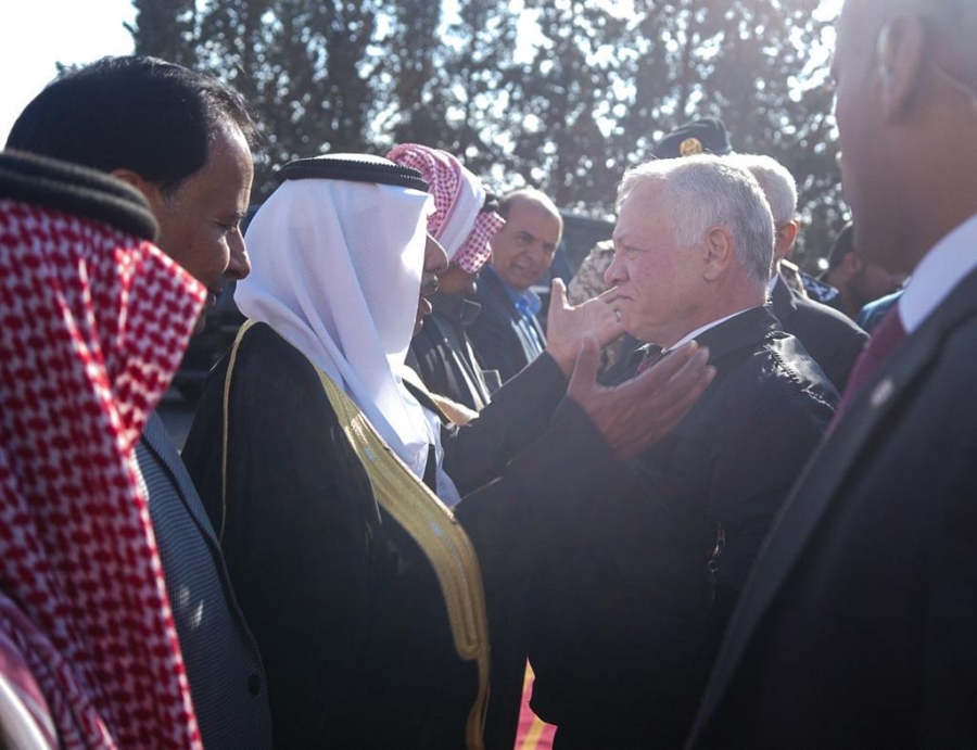 جلالة الملك يقدم واجب العزاء بوفاة الشهيد الملازم ثاني معتز النجادا