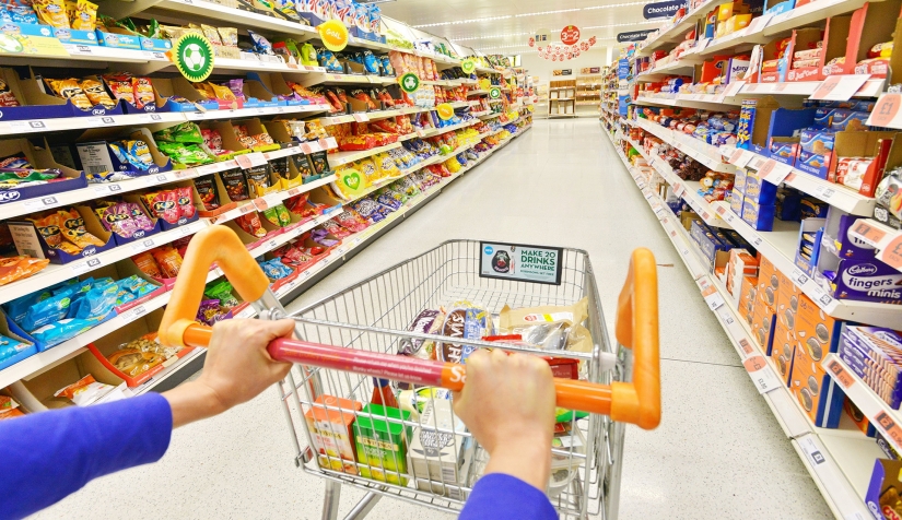 المؤسسة الاستهلاكية العسكرية تعلن عن عروض وتخفيضات في أسواقها