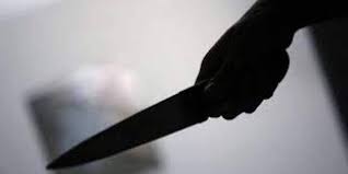 شاب يقتل شخصًا ستيني بواسطة اداة حادة في منطقة مخيم حطين